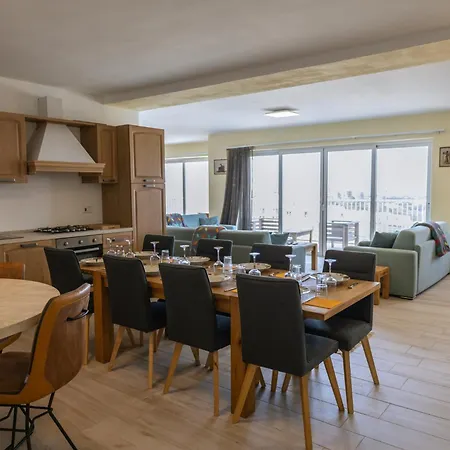Elegant With Open Views Appartement