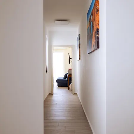 Elegant With Open Views 아파트 자프라