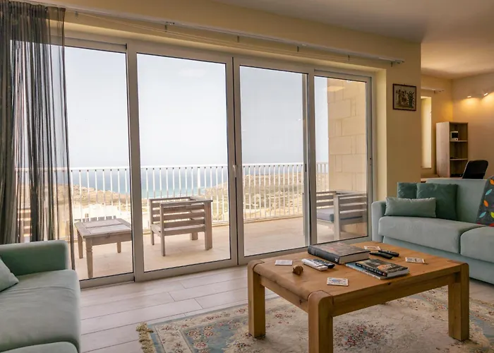 아파트 Elegant With Open Views 자프라